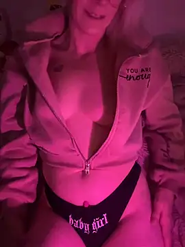 Snapshot of geilemine chatting on October 28, 12:47 am geilemine online show from October 28, 12:47 am