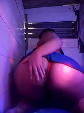 Snapshot of srtsara chatting on September 14, 12:21 am srtsara online show from September 14, 12:21 am