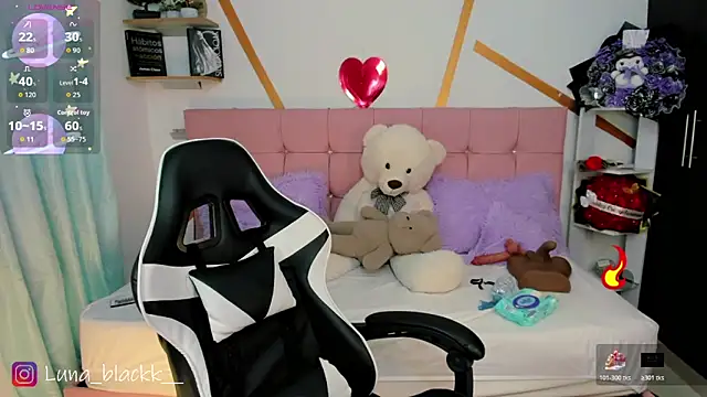 Luna blackk online show from June 20, 9:06 pm