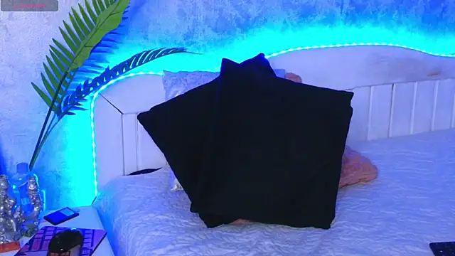 Aelorya online show from October 1, 6:14 pm