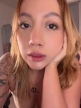 Snapshot of Becca_Johnson_u chatting on July 27, 2:40 am Becca Johnson u online show from July 27, 2:40 am