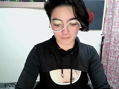 Snapshot of Came-II chatting on June 24, 5:06 am Came-II online show from June 24, 5:06 am