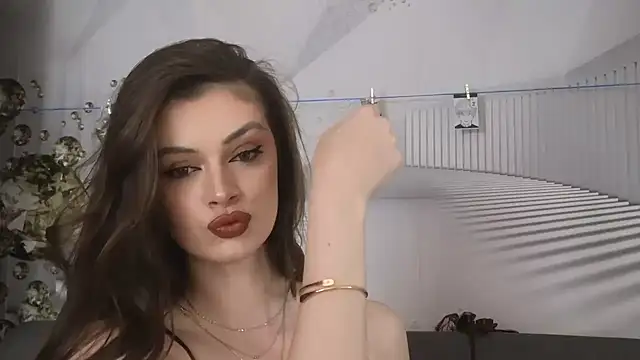 Snapshot of EvoletteLouLou chatting on October 9, 1:31 pm EvoletteLouLou online show from October 9, 1:31 pm