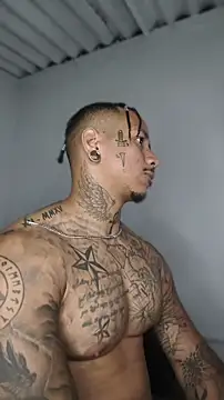Snapshot of David_tatto1 chatting on June 3, 3:20 am David tatto1 online show from June 3, 3:20 am