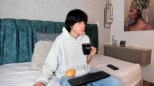 Snapshot of Diamond_twink chatting on June 22, 1:41 pm Diamond twink online show from June 22, 1:41 pm