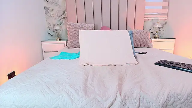 celeste moonx online show from November 18, 3:16 pm