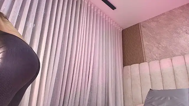 Snapshot of celeste_moonx chatting on February 27, 11:54 am celeste moonx online show from February 27, 11:54 am