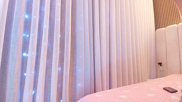 Snapshot of celeste_moonx chatting on March 31, 11:54 am celeste moonx online show from March 31, 11:54 am