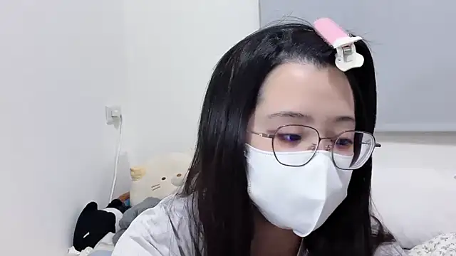 Snapshot of LHeart chatting on October 22, 2:06 pm LHeart online show from October 22, 2:06 pm