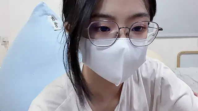 Snapshot of LHeart chatting on June 19, 1:37 pm LHeart online show from June 19, 1:37 pm