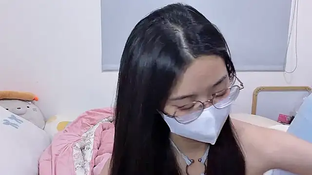 Snapshot of LHeart chatting on July 8, 3:05 pm LHeart online show from July 8, 3:05 pm