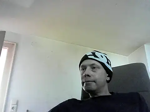 skateboy78 online show from August 5, 12:30 pm