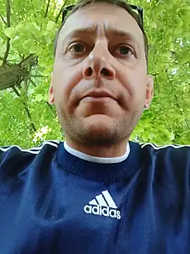 Snapshot of Alessio1987 chatting on May 21, 9:38 am Alessio1987 online show from May 21, 9:38 am