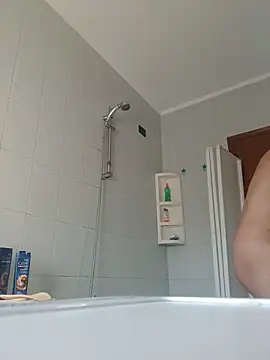 Snapshot of Alessio1987 chatting on June 8, 5:52 am Alessio1987 online show from June 8, 5:52 am