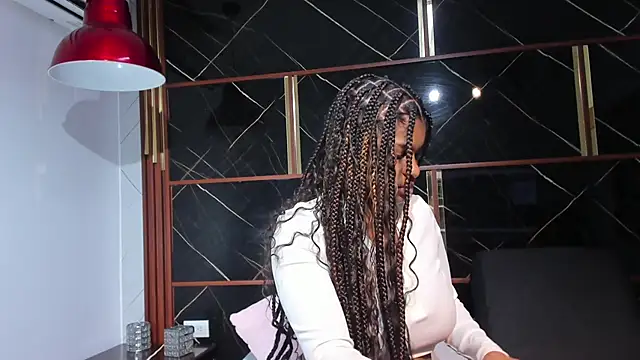 HannyThompson online show from January 9, 12:30 pm