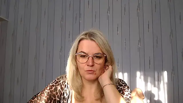 EleanoraDream online show from October 22, 7:19 am