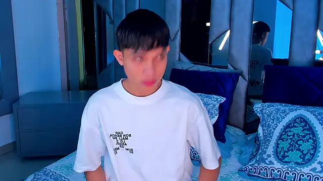 Sebax Young online show from September 21, 8:10 pm