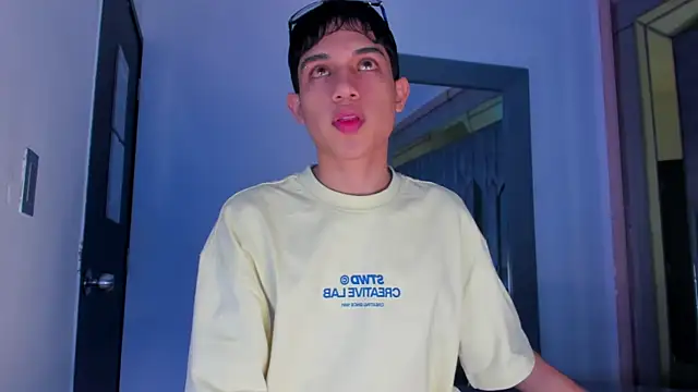 Snapshot of Sebax_Young chatting on May 20, 9:10 pm Sebax Young online show from May 20, 9:10 pm