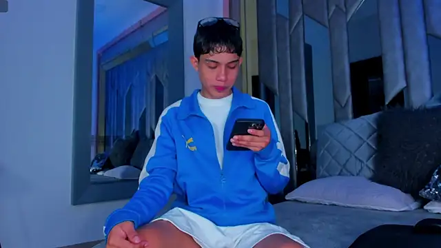Snapshot of Sebax_Young chatting on June 7, 8:23 pm Sebax Young online show from June 7, 8:23 pm