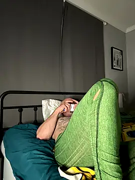 Snapshot of TheGrudge206 chatting on October 4, 11:19 am TheGrudge206 online show from October 4, 11:19 am