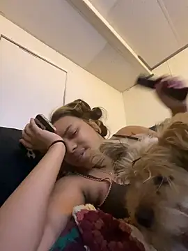 nuttybutter999999 online show from April 1, 8:48 am