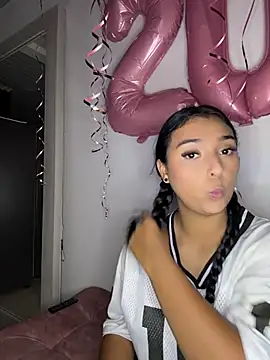 Snapshot of nicolexxaleja chatting on June 27, 3:11 am nicolexxaleja online show from June 27, 3:11 am
