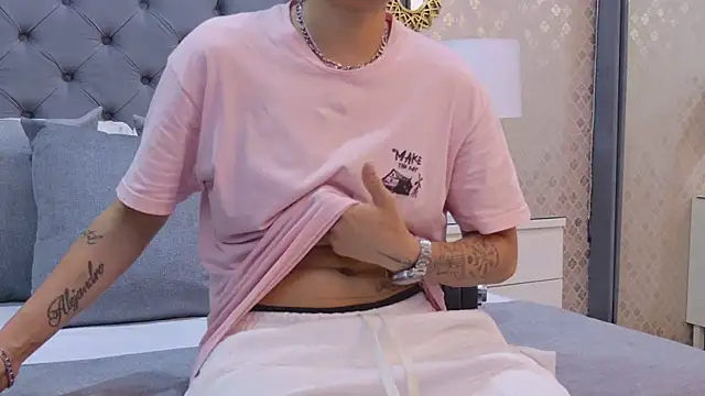 ZoeKrug online show from September 17, 12:07 pm