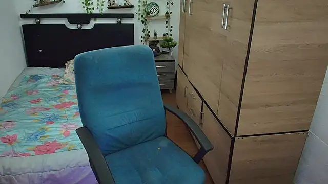 Snapshot of santii_ss chatting on July 23, 1:58 am santii ss online show from July 23, 1:58 am