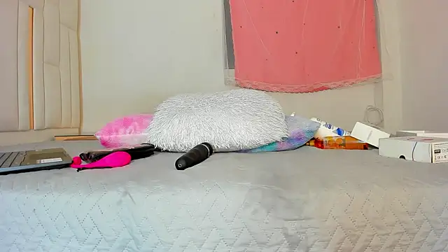 hot boy 04 online show from February 12, 3:18 pm