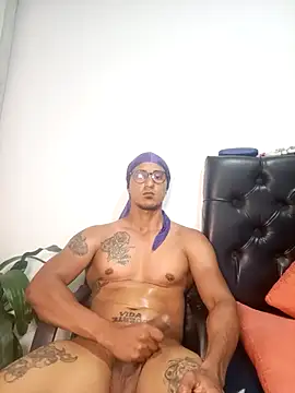 Snapshot of doublefun24 chatting on November 16, 11:10 pm doublefun24 online show from November 16, 11:10 pm