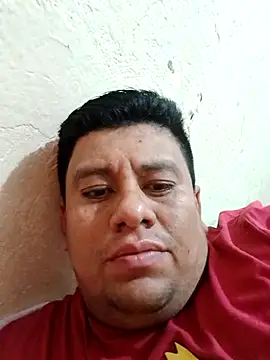 Snapshot of JesVel chatting on October 25, 1:02 am JesVel online show from October 25, 1:02 am