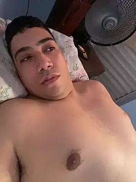 Snapshot of Paulo199117 chatting on July 30, 5:01 pm Paulo199117 online show from July 30, 5:01 pm