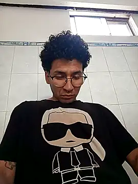 LecheDeSoya666 online show from September 18, 9:06 pm