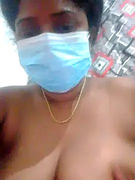Snapshot of boosypussy chatting on May 12, 11:24 pm boosypussy online show from May 12, 11:24 pm