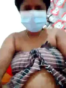 Snapshot of boosypussy chatting on May 26, 3:35 am boosypussy online show from May 26, 3:35 am
