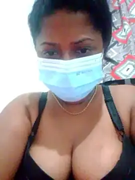 Snapshot of boosypussy chatting on May 27, 10:40 pm boosypussy online show from May 27, 10:40 pm