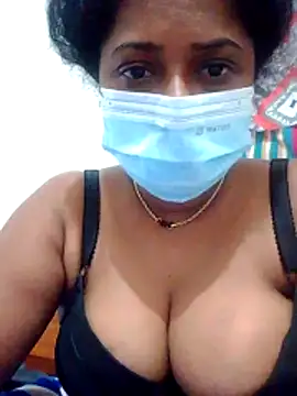 Snapshot of boosypussy chatting on June 9, 4:57 am boosypussy online show from June 9, 4:57 am