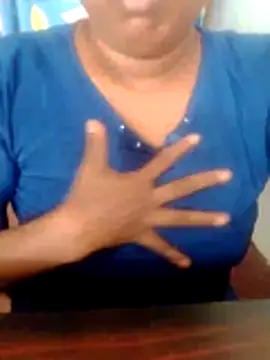 Snapshot of boosypussy chatting on June 21, 5:43 am boosypussy online show from June 21, 5:43 am