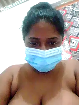 Snapshot of boosypussy chatting on June 22, 11:07 am boosypussy online show from June 22, 11:07 am