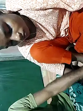 Snapshot of MONiSHA-moni-21 chatting on September 20, 2:29 pm MONiSHA-moni-21 online show from September 20, 2:29 pm