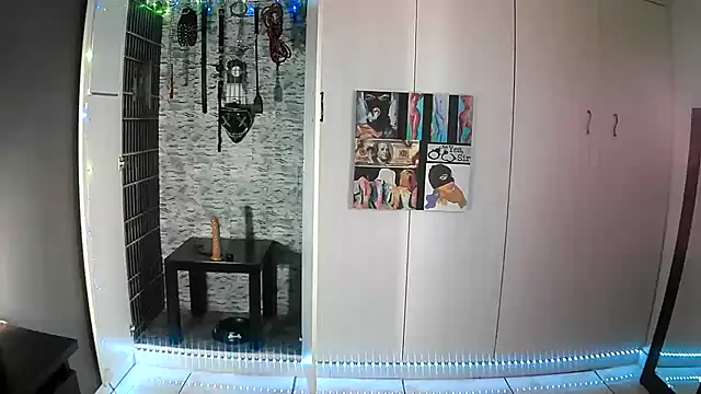 Snapshot of BaDSubMiss chatting on October 31, 4:24 am BaDSubMiss online show from October 31, 4:24 am