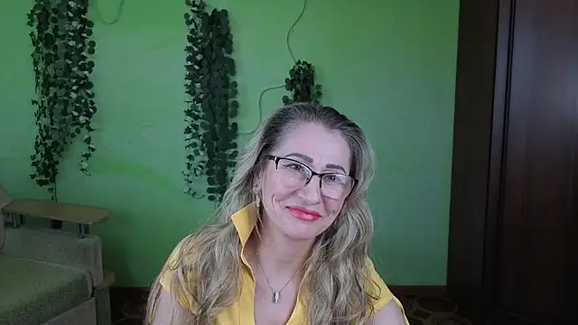 Snapshot of Habibi_Honeyy chatting on May 18, 1:06 pm Habibi Honeyy online show from May 18, 1:06 pm