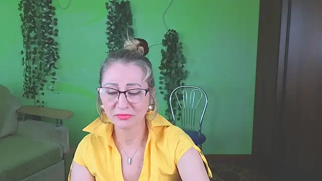 Snapshot of Habibi_Honeyy chatting on May 22, 1:06 pm Habibi Honeyy online show from May 22, 1:06 pm
