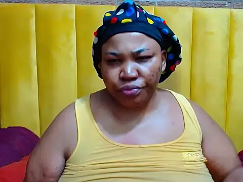 Snapshot of GiantDeal69 chatting on May 21, 12:45 pm GiantDeal69 online show from May 21, 12:45 pm