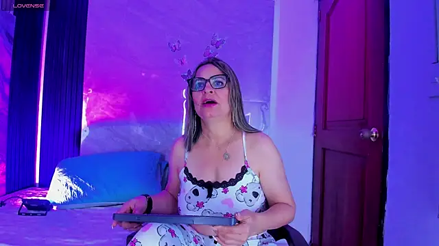 Agatha Pleasure online show from April 23, 11:53 am