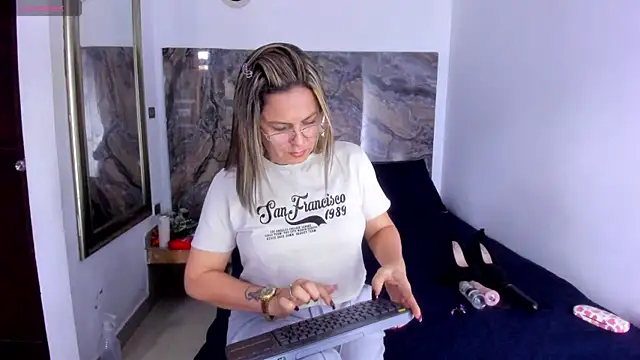 Agatha Pleasure online show from June 2, 11:56 am