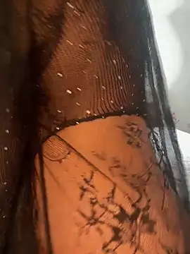 Snapshot of AshleyJayUK chatting on May 9, 9:47 am AshleyJayUK online show from May 9, 9:47 am