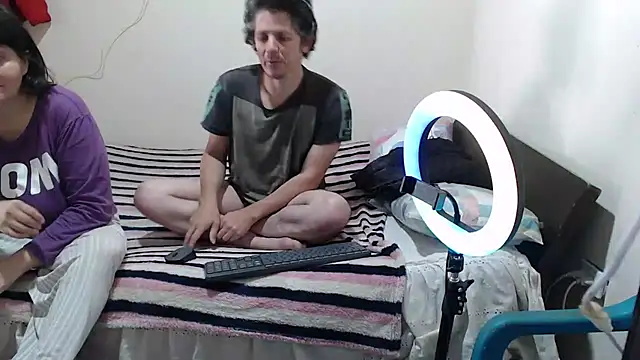 Snapshot of jade_noah_ chatting on October 2, 2:13 pm jade noah online show from October 2, 2:13 pm