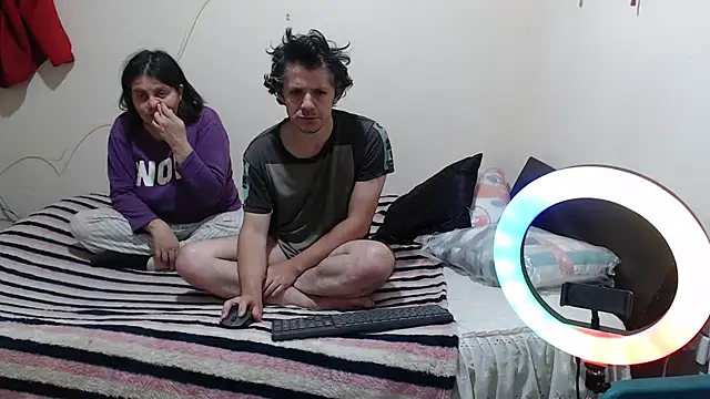 Snapshot of jade_noah_ chatting on October 3, 11:51 am jade noah online show from October 3, 11:51 am