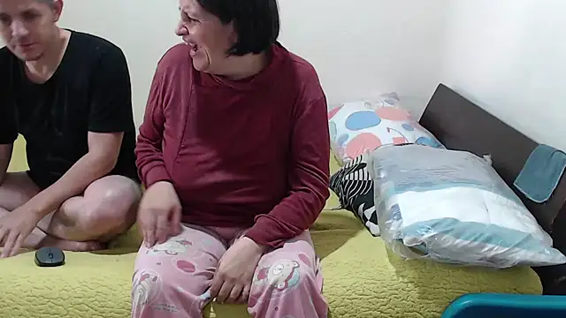 Snapshot of jade_noah_ chatting on November 20, 1:11 pm jade noah online show from November 20, 1:11 pm